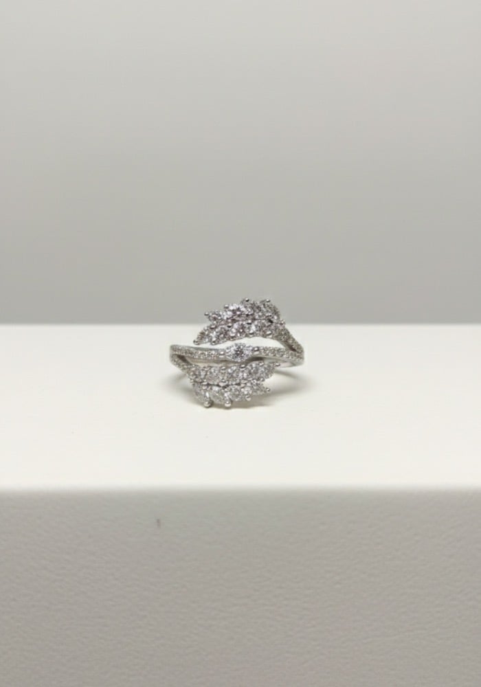 High-gloss leaf zircon ring with anti-tarnish finish